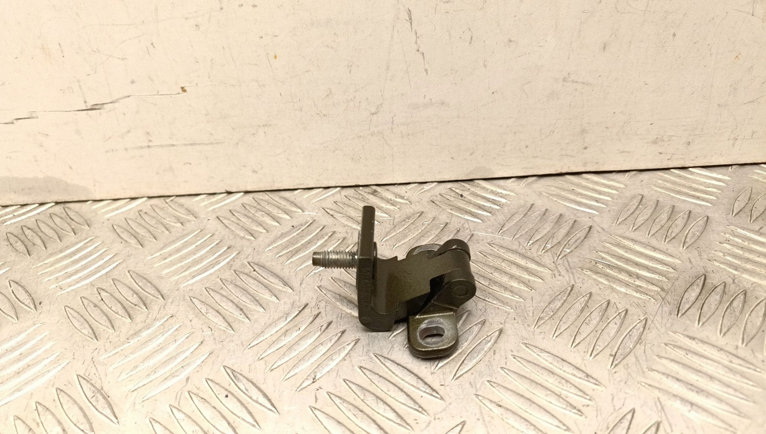 Dobradiças Skoda Enyaq iV Usadas OEM image 3