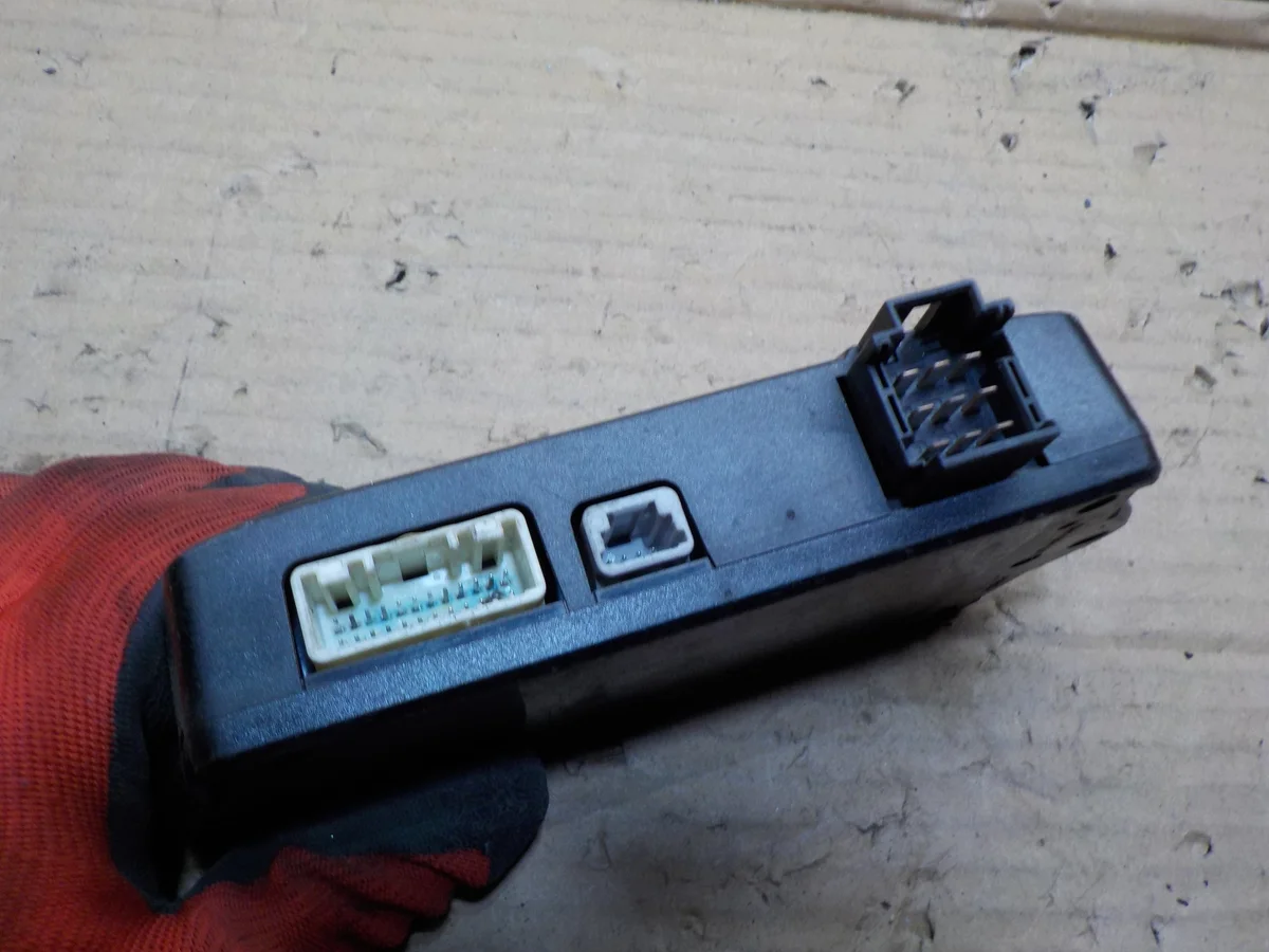 Module de commande Renault Laguna III 8200624041-F image 3
