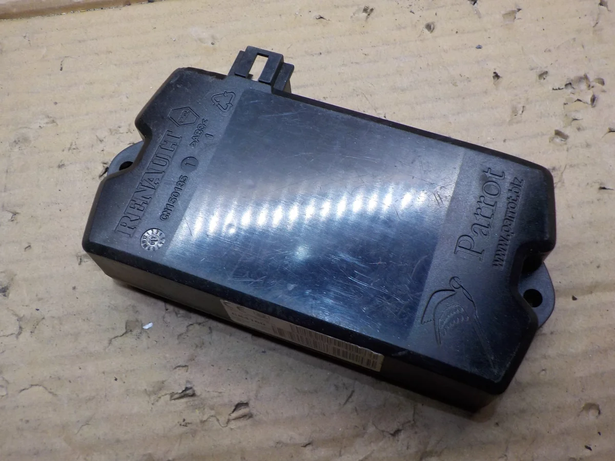RENAULT LAGUNA III MODULE COMMANDE 8200624041-G