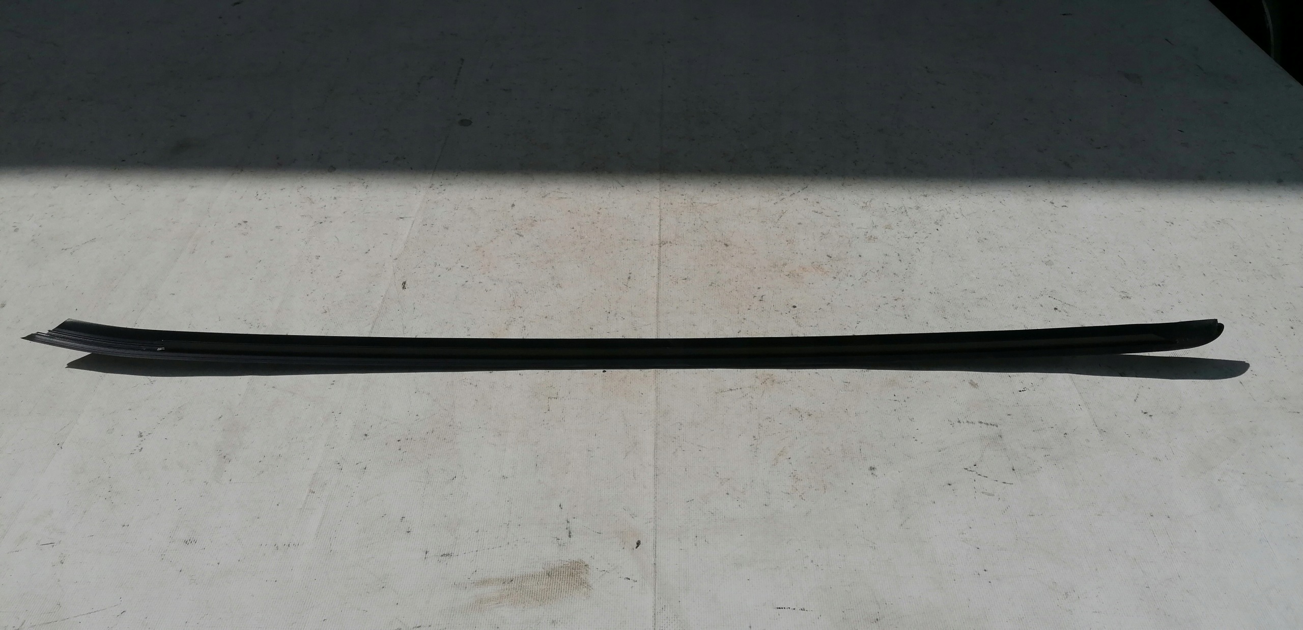 Audi A6 C5 Kombi Front Window Trim Right image 5