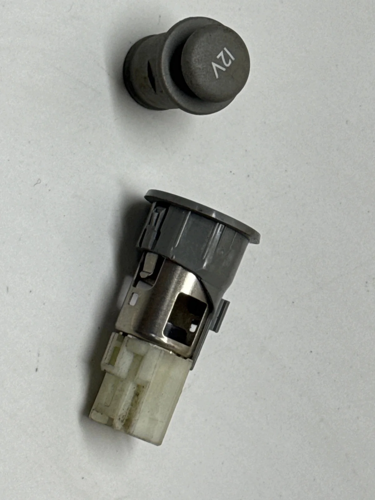 Renault Trafic II 01-14 Cigarette Lighter Socket thumbnail 4