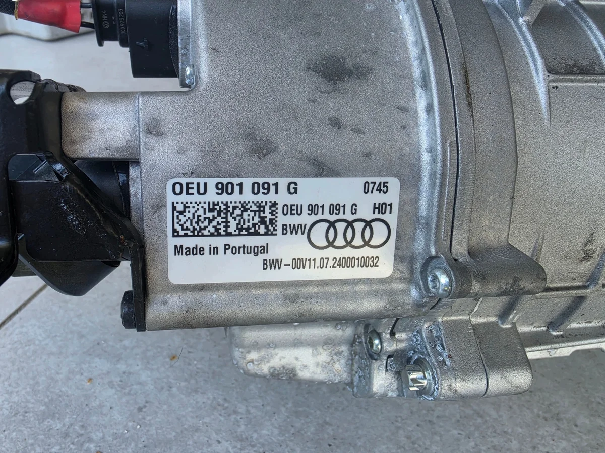 Caja de transferencia Audi 0EU901091G usada image 5