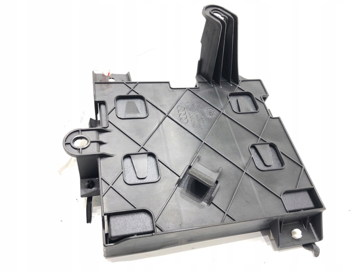 Audi A4 B8 mukavuusmoduuli 8K0907064GD