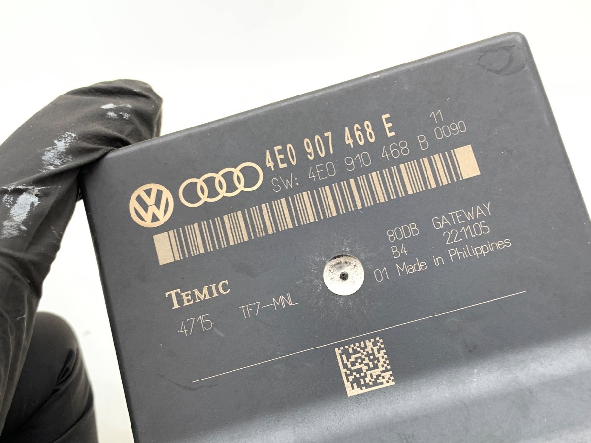 Audi A8 D3 Gateway-moduuli 4E0907468E image 3