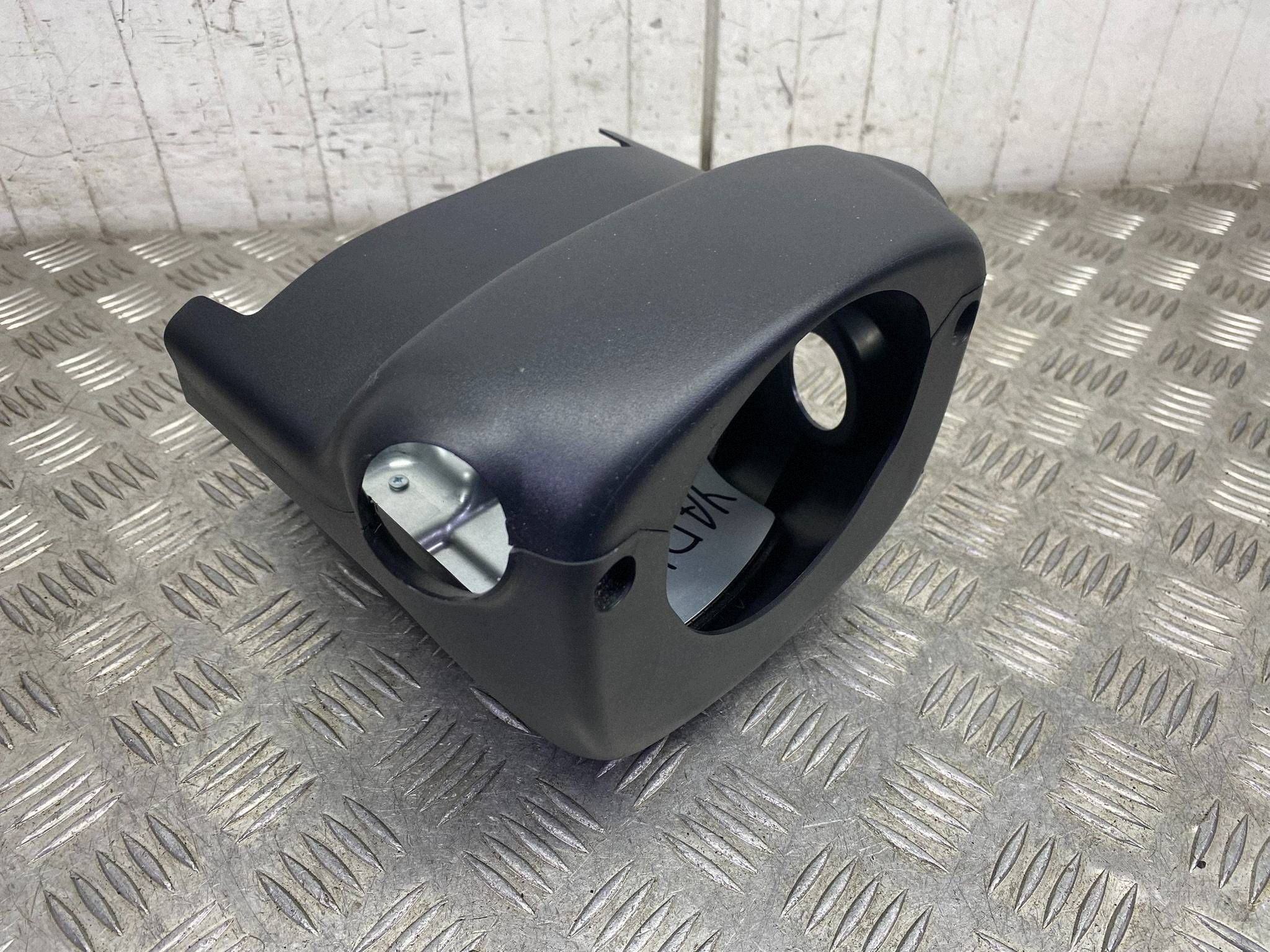 Couvre colonne direction Toyota Yaris IV Cross image 8