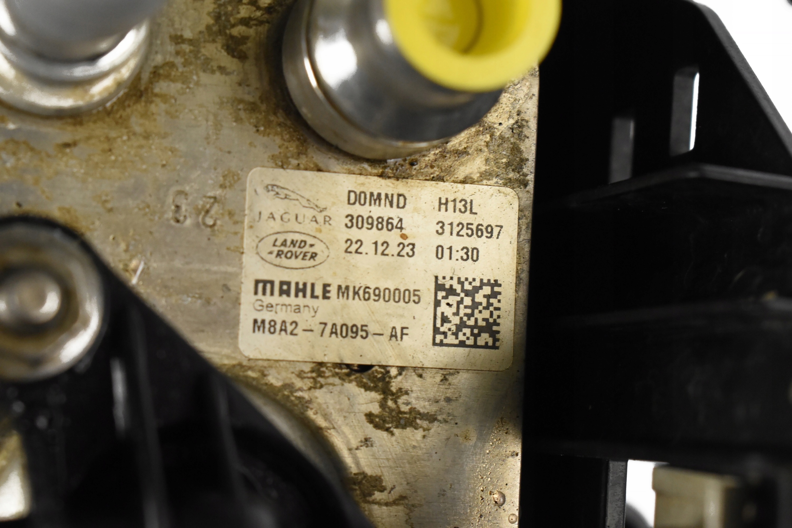 Refroidisseur d'huile boîte auto M8A2-7A095-AF image 4