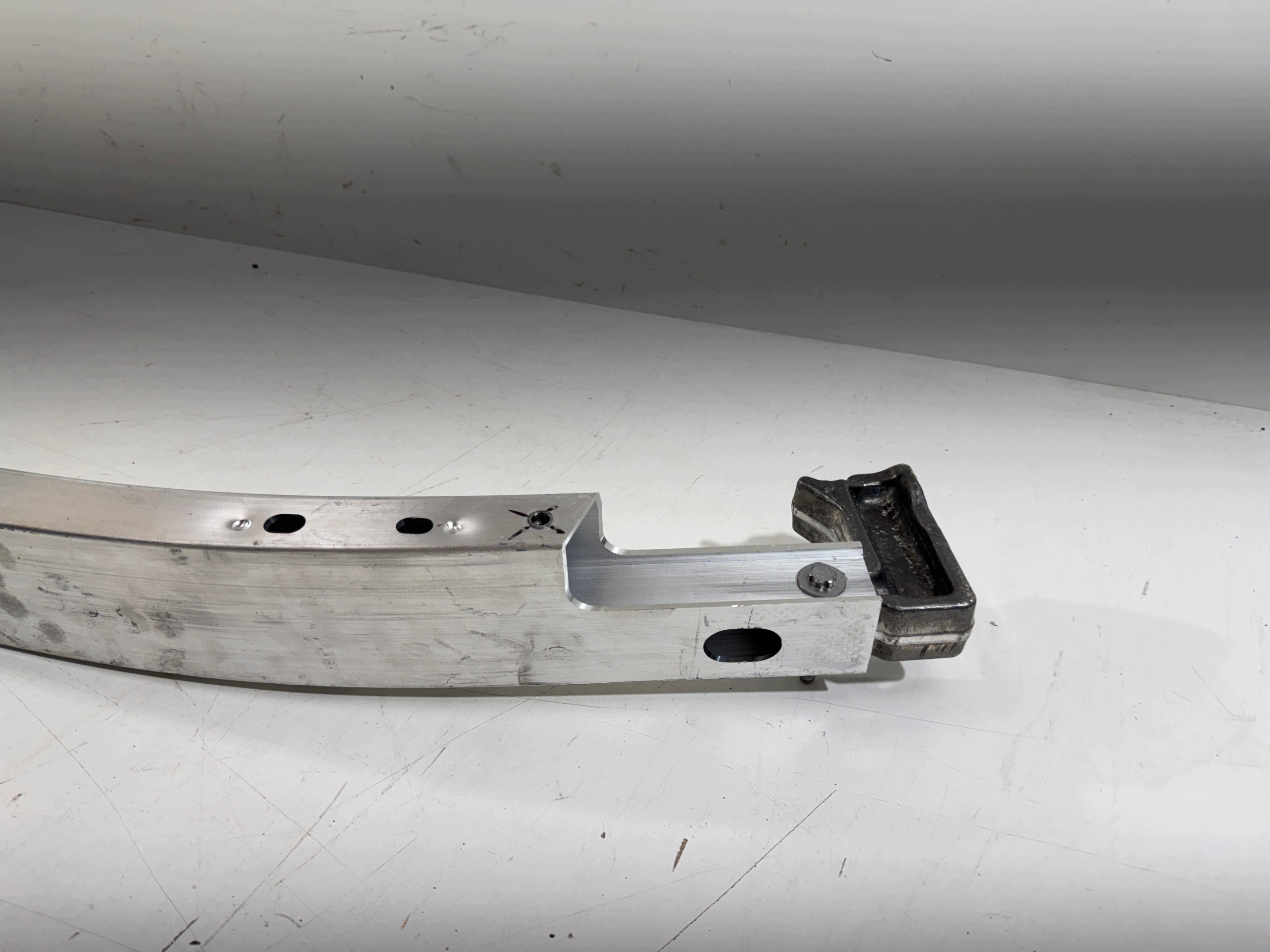 Front Bumper Beam Tesla Model Y Used image 7