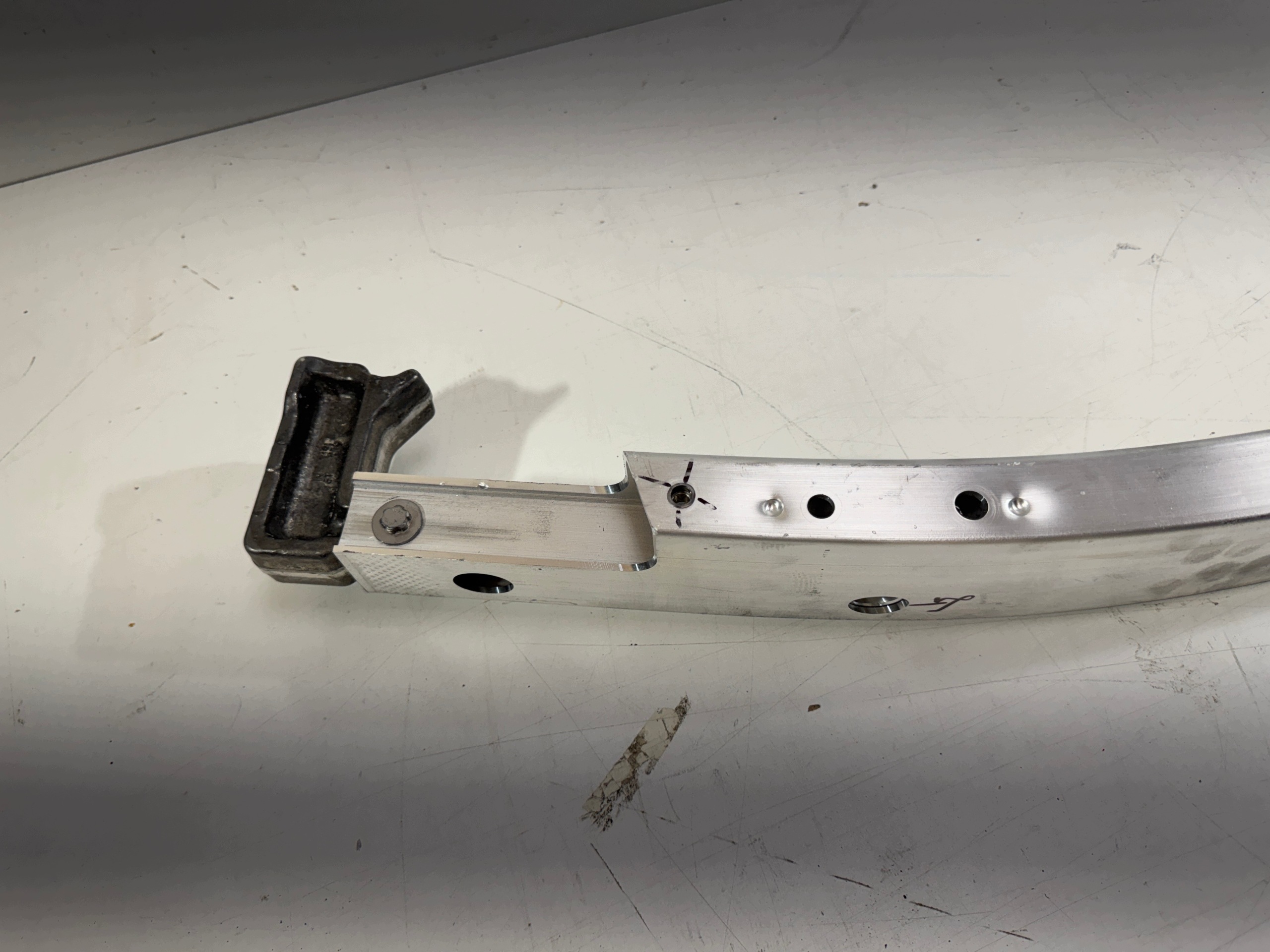 Front Bumper Beam Tesla Model Y Used image 9