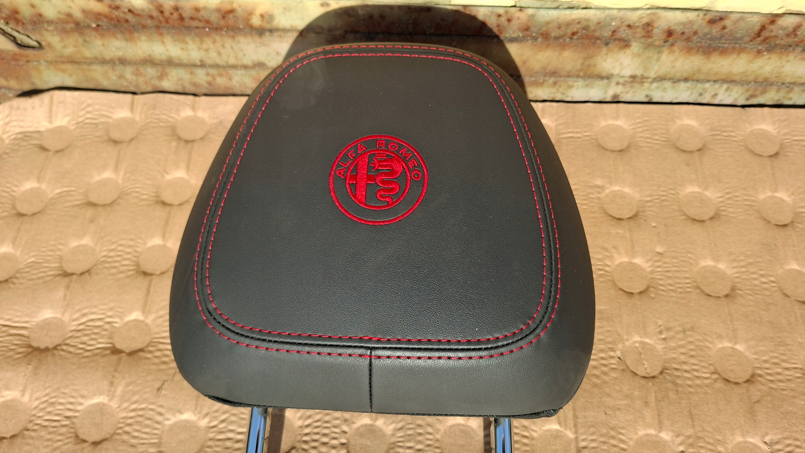 Alfa Romeo Tonale - Kuljettajan niskatuki, nahka