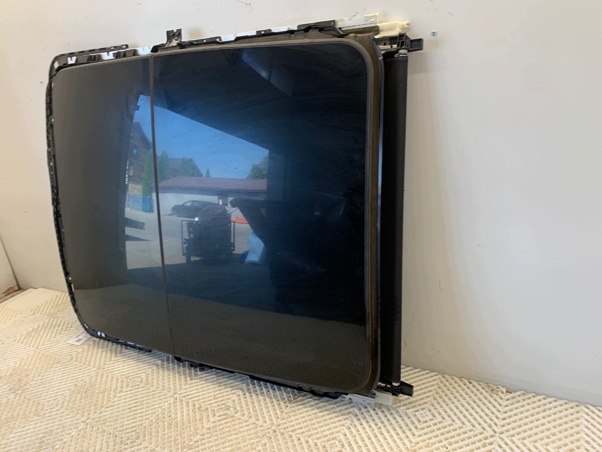 Techo solar Nissan X-Trail T32 usado OEM LORK-437-116533 image 3