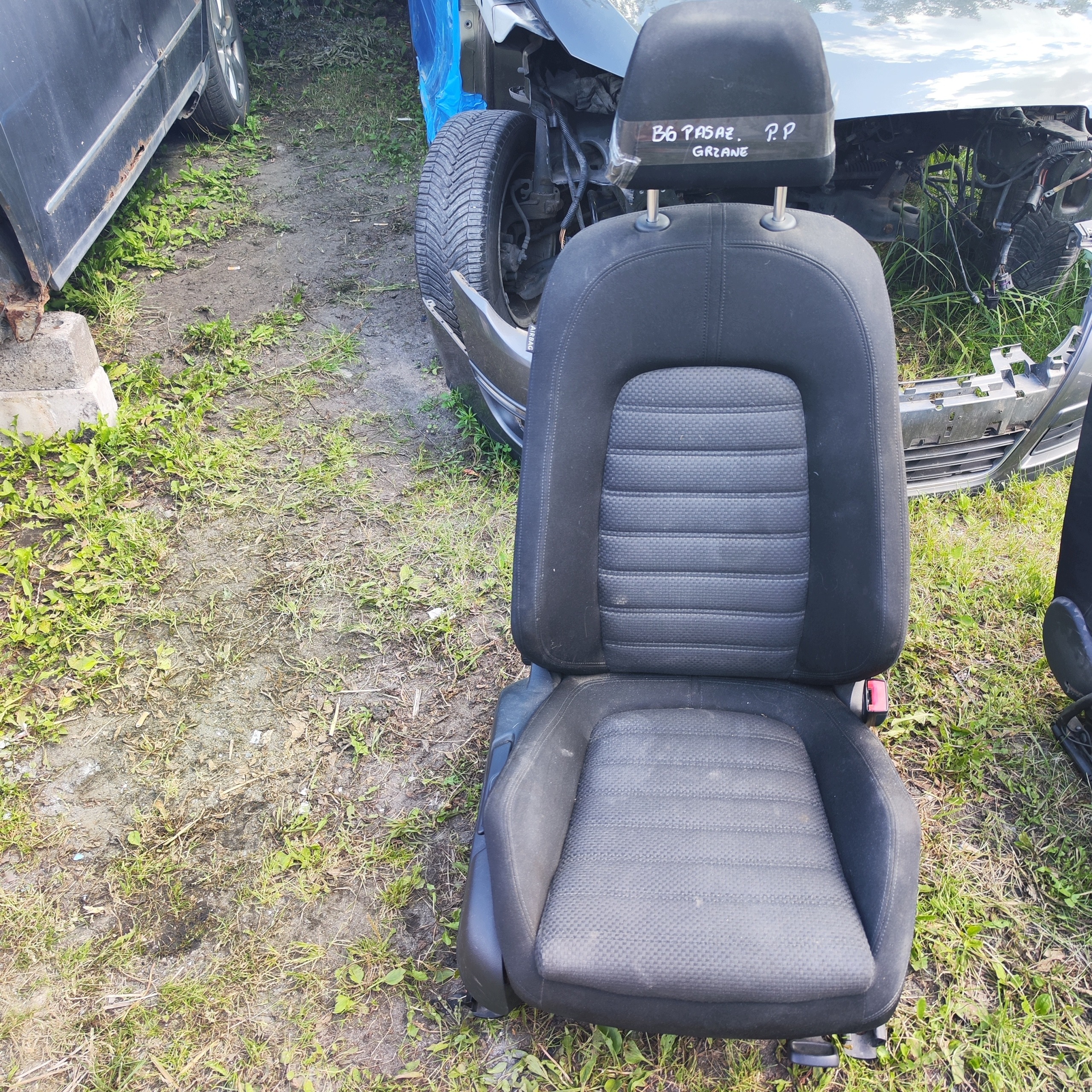 VW Passat B6 etumatkustajan istuin lämmitetty image 2