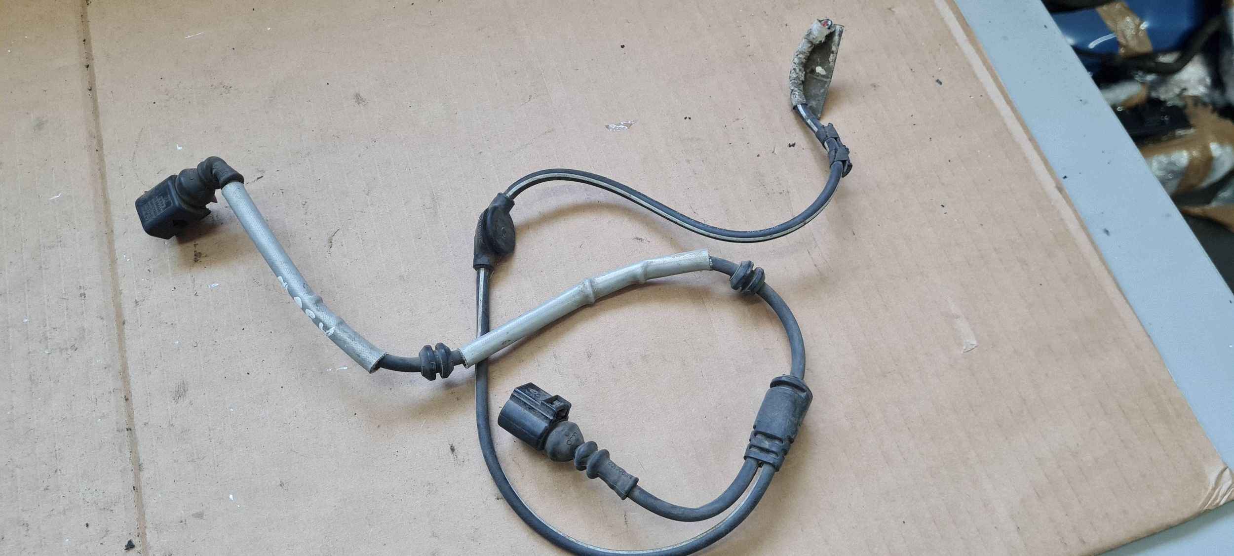 Audi A5 8W ABS Wheel Sensor Plug Left Front image 2