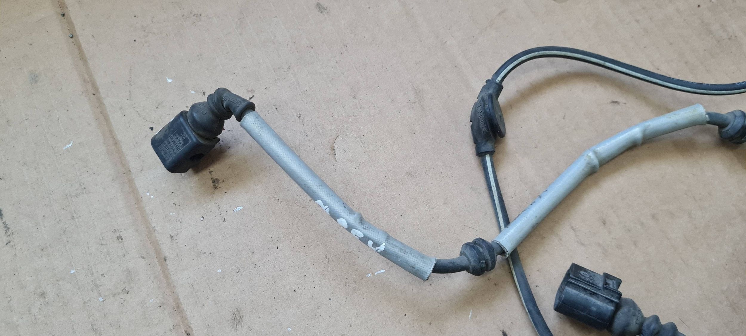 Audi A5 8W ABS Wheel Sensor Plug Left Front image 5