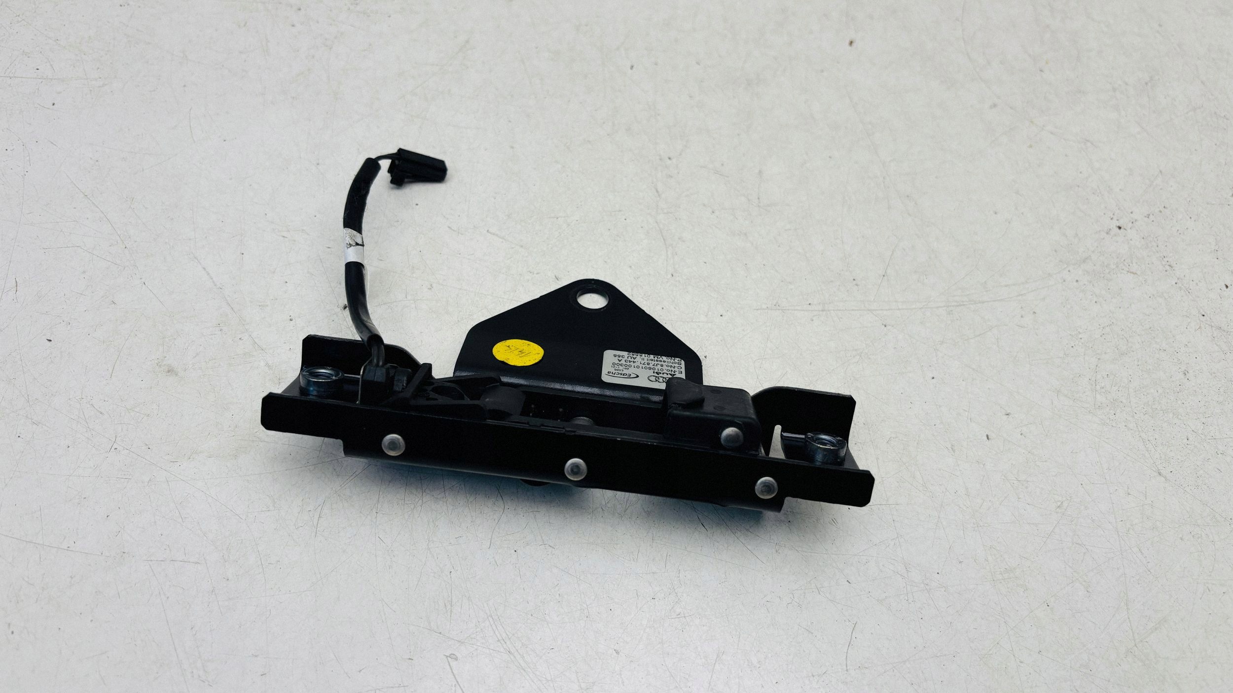 Audi TT Mk2 2009 Loquet de toit 8J7871443A image 3