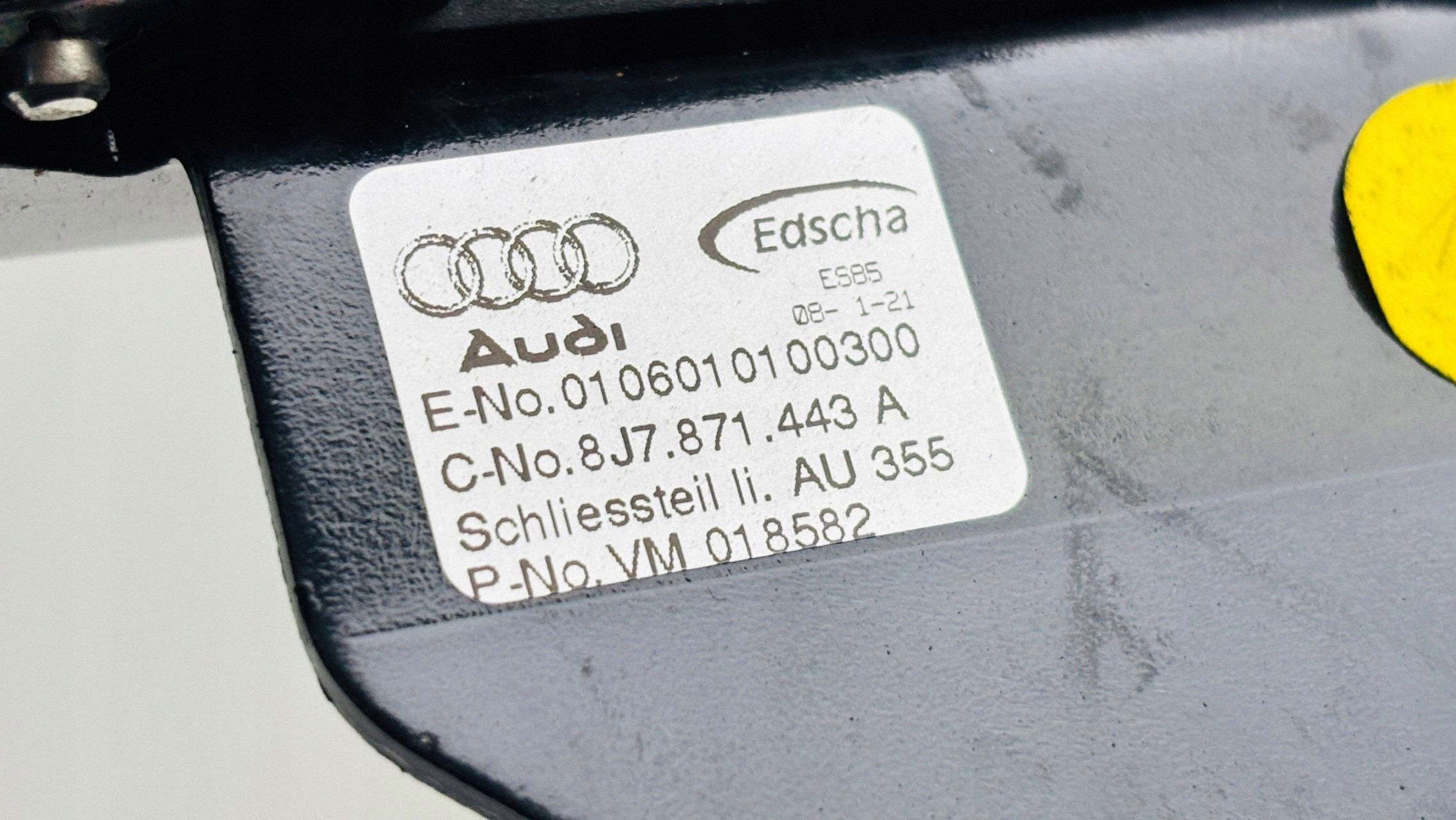 Audi TT Mk2 2009 Loquet de toit 8J7871443A image 4