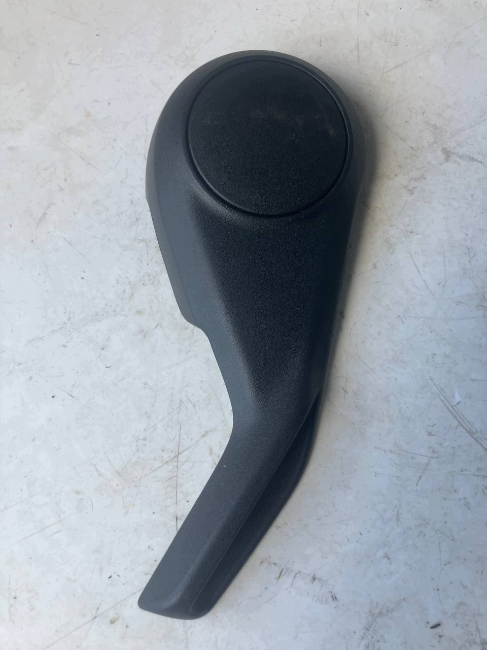 Sitzverstellung Griff links vorne Suzuki Swift MK8 85711-62R0 image 2