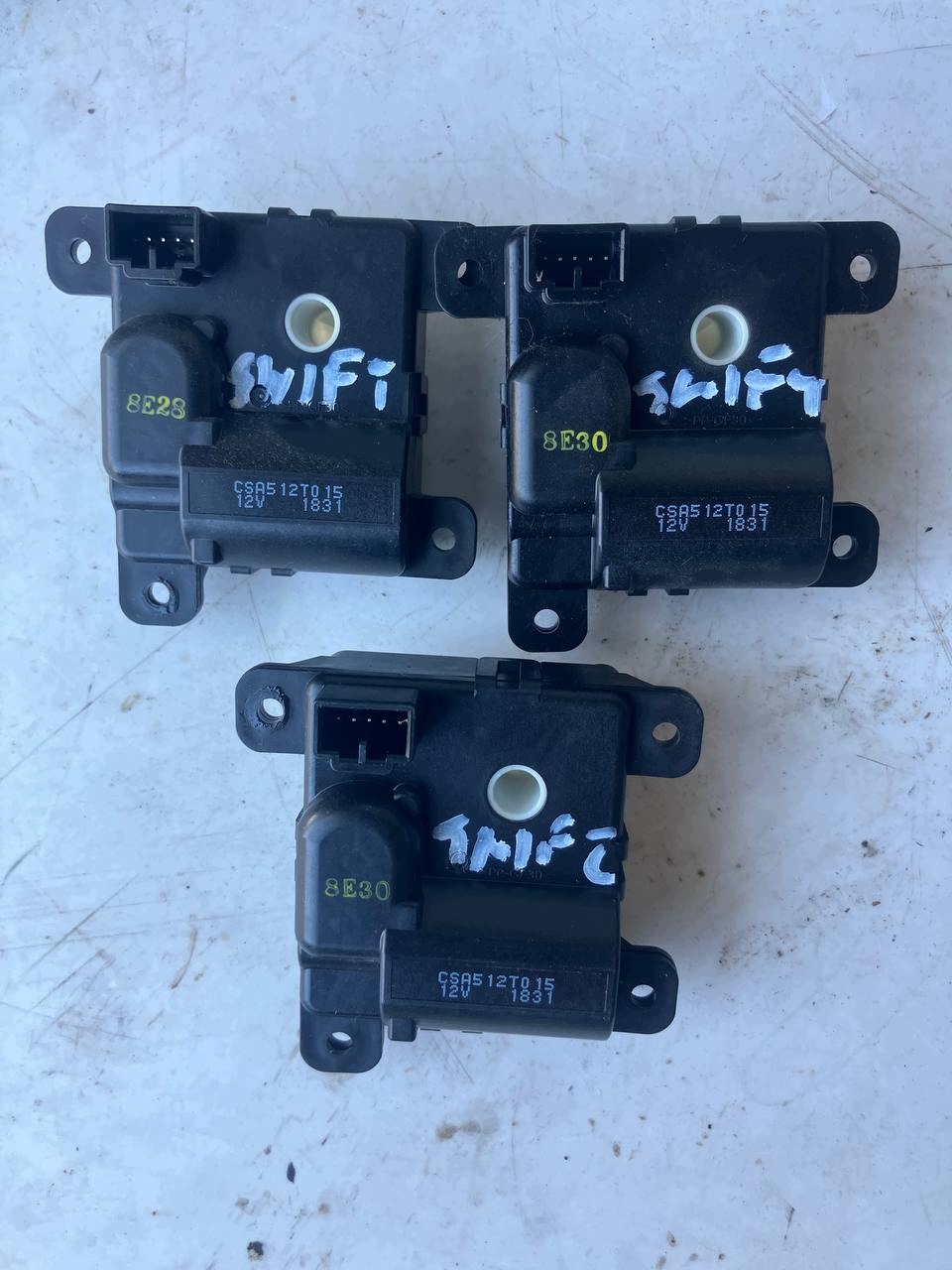 Motor Aquecedor Suzuki Swift MK8 CSA512T015 Usado image 2