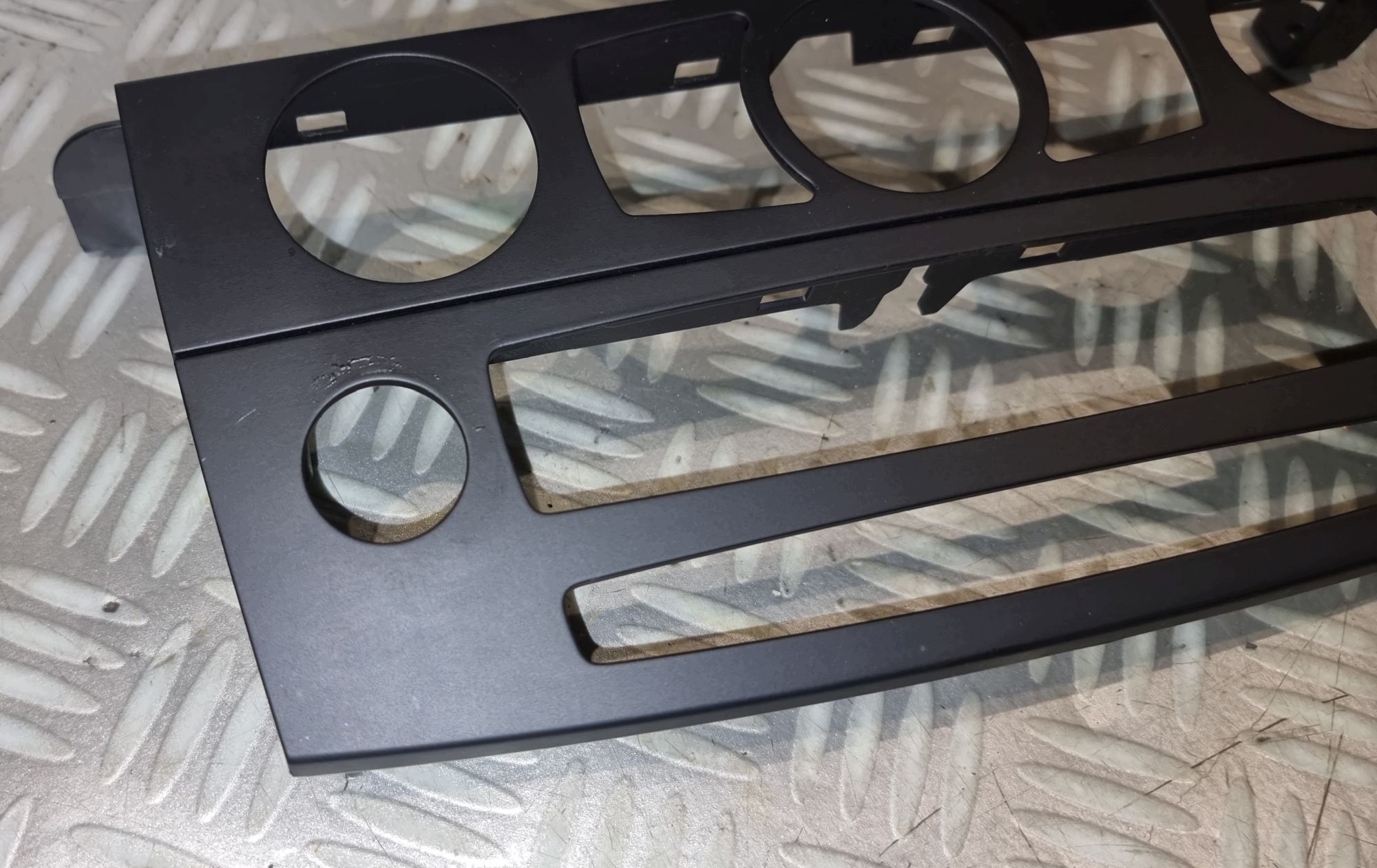 BMW 5 E60 E61 LCI Cadre Console CD image 3