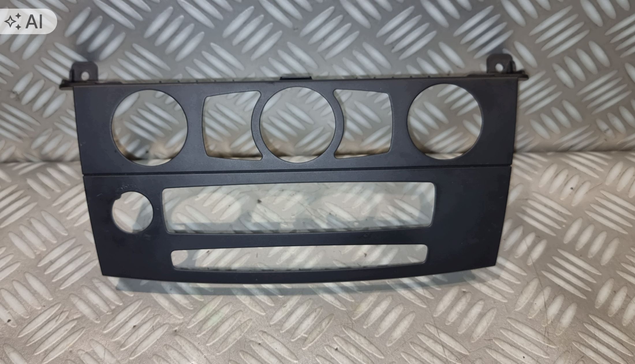 BMW 5 E60 E61 LCI Cadre Console CD image 5