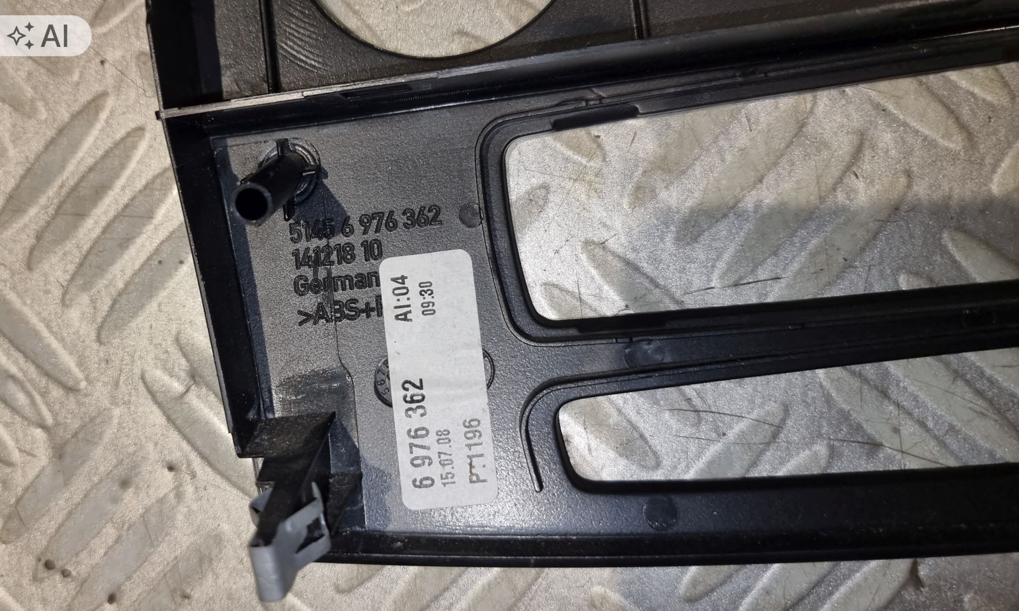 BMW 5 E60 E61 LCI Cadre Console CD image 7