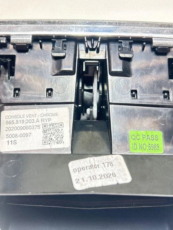 Console Skoda Karoq 565819203A image 10