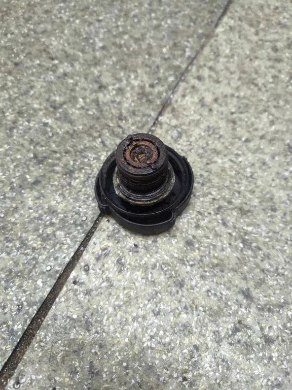 Tappo vaso espansione BMW E36 1742232