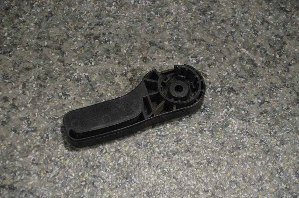 Hood Release Handle BMW 5 E34 8102497 Used