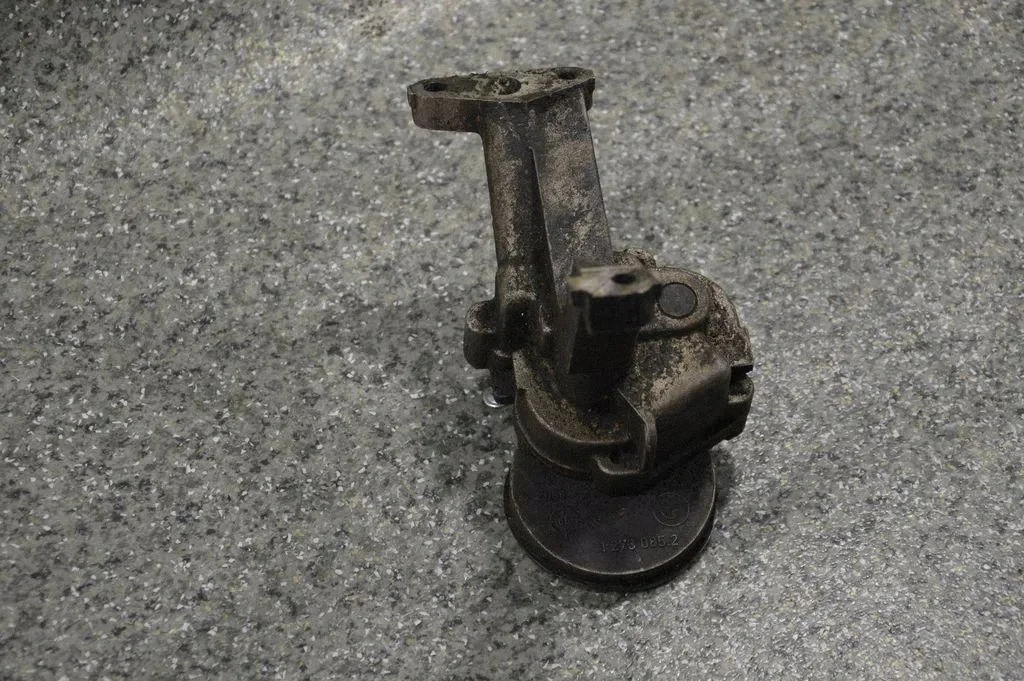 Pompe à huile BMW 5 E34 525i M20B25