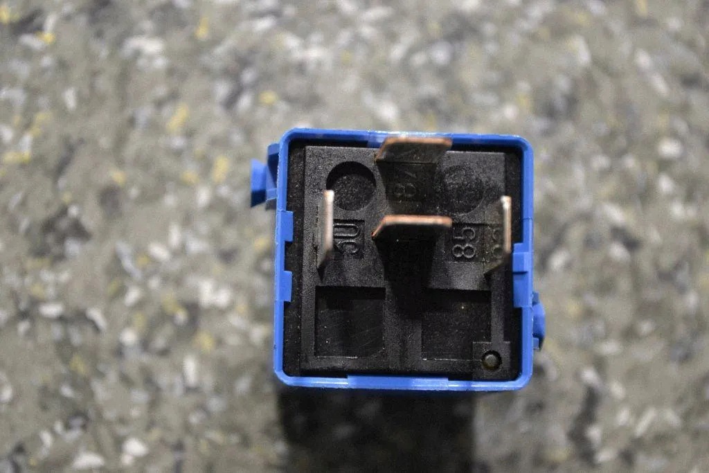 Relais BMW 3 E46 V23134K59X313 2.0d 85kW 2001 image 3