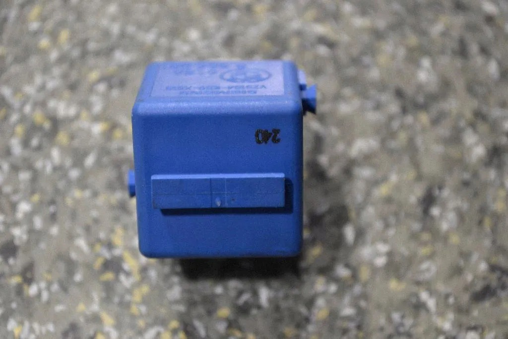 Relais BMW 3 E46 V23134K59X313 2.0d 85kW 2001 image 4