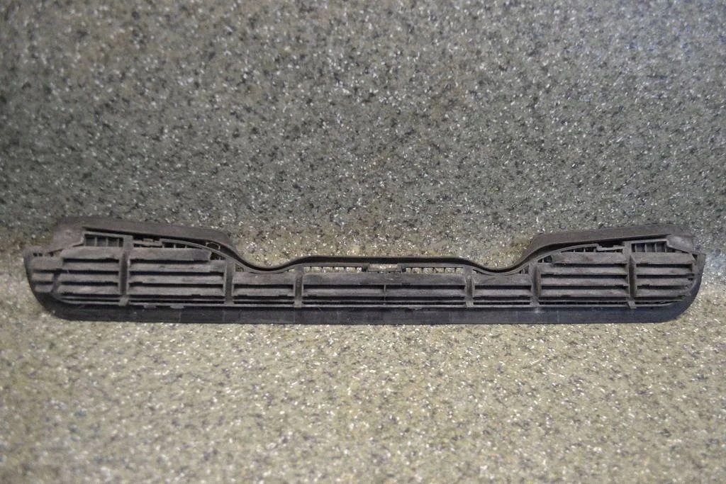 Grille ventilation BMW Série 3 E36 Touring image 3