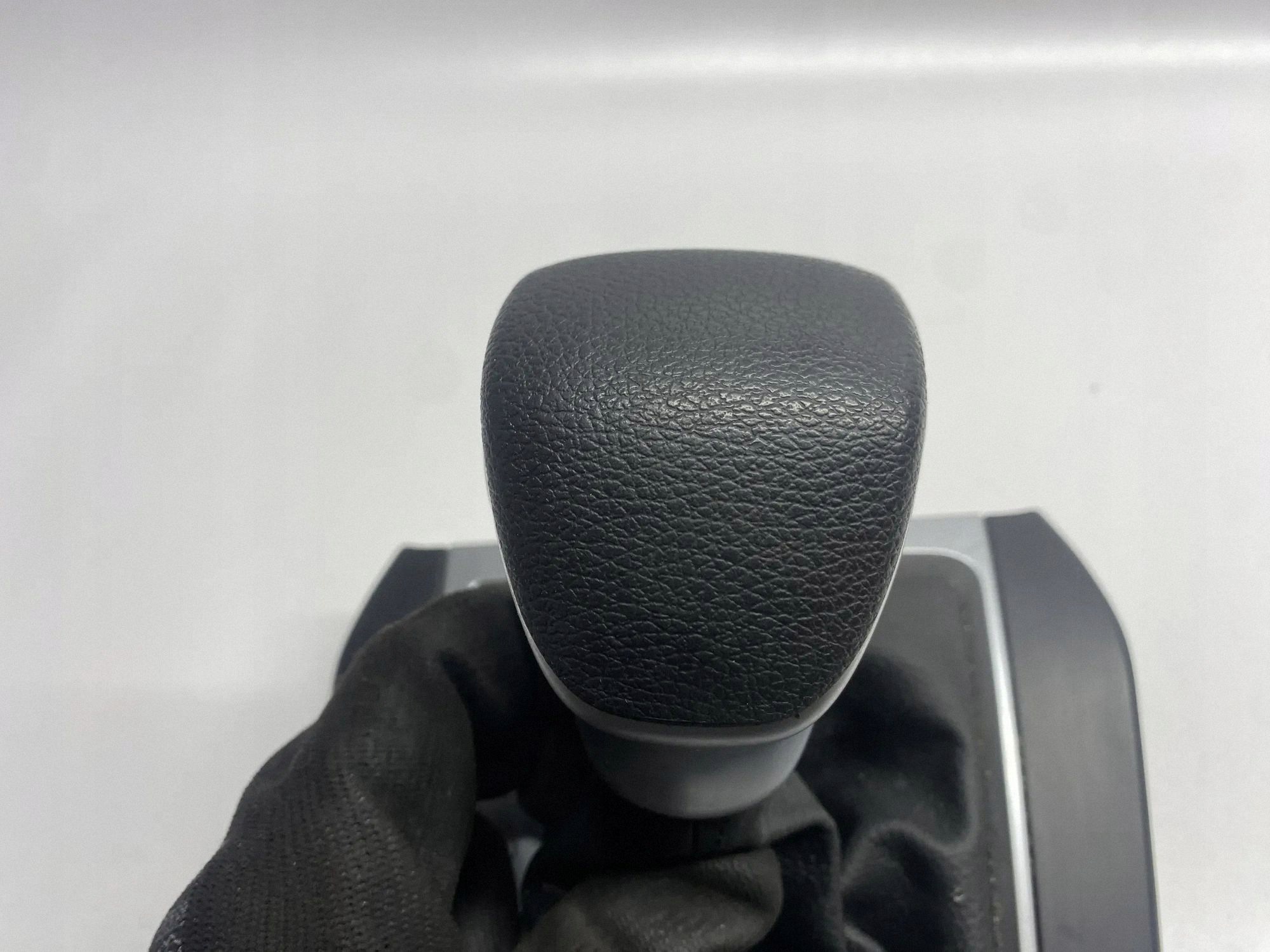 Kia Cerato vaihdekepin nuppi Forte 2019