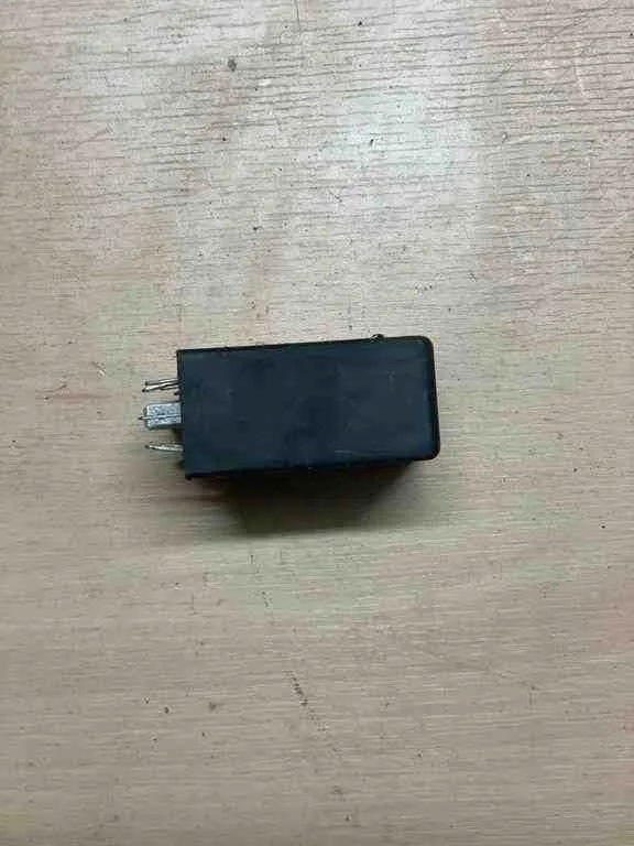 Rele Audi A4 B5 1.8 92kW 4B0907487E image 4
