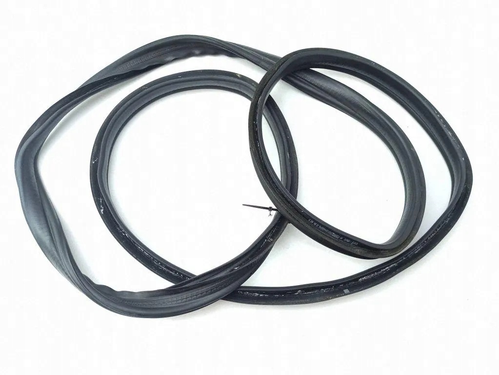Mercedes-Benz GLK X204 Trunk Seal A2047400278