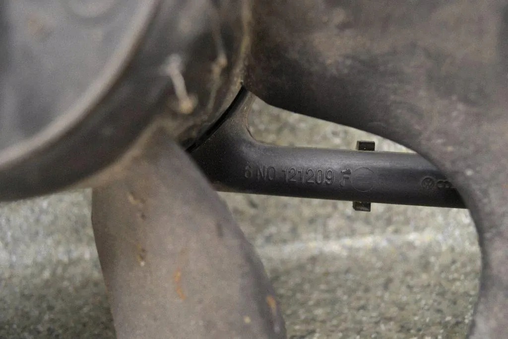 VW Polo 6N2 front frame 6N0121209F image 4
