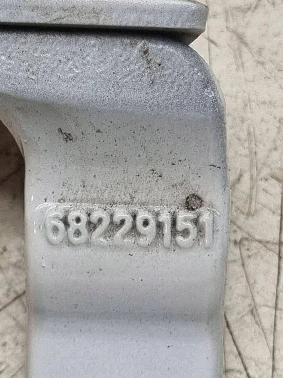 Chrysler Pacifica 2018 Charnières 68229151 image 4