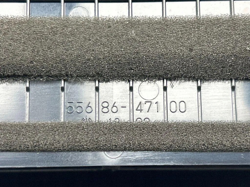 Toyota Prius Plus Dashboard Vent 5568647100 image 6