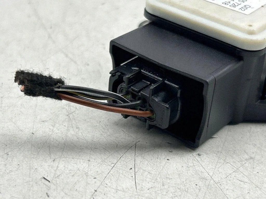 Sensor ESP Mercedes Benz A0045429118 Usado image 4