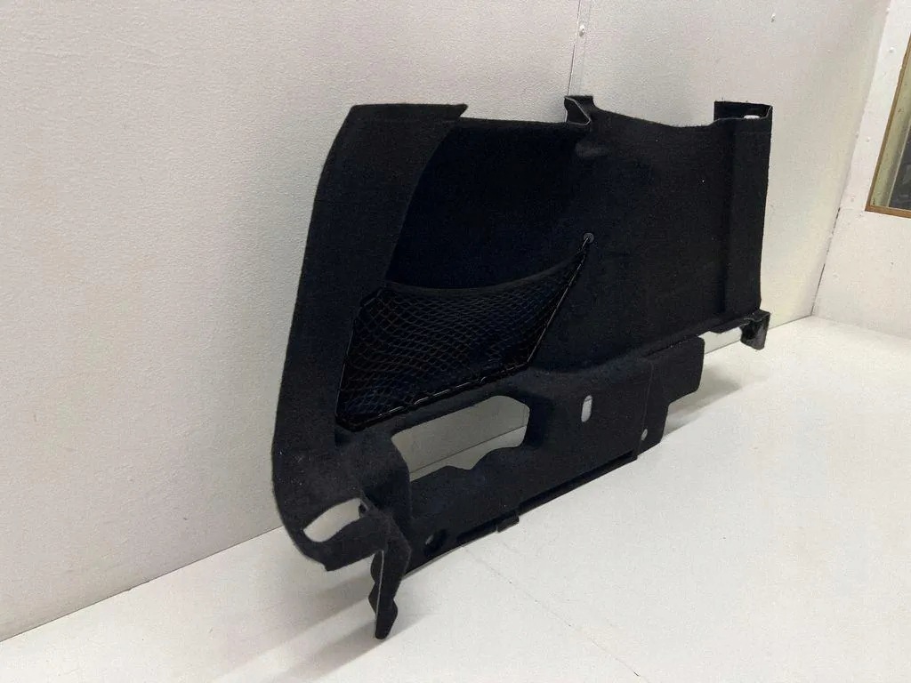 Opel Astra L vasen takalokeron paneeli