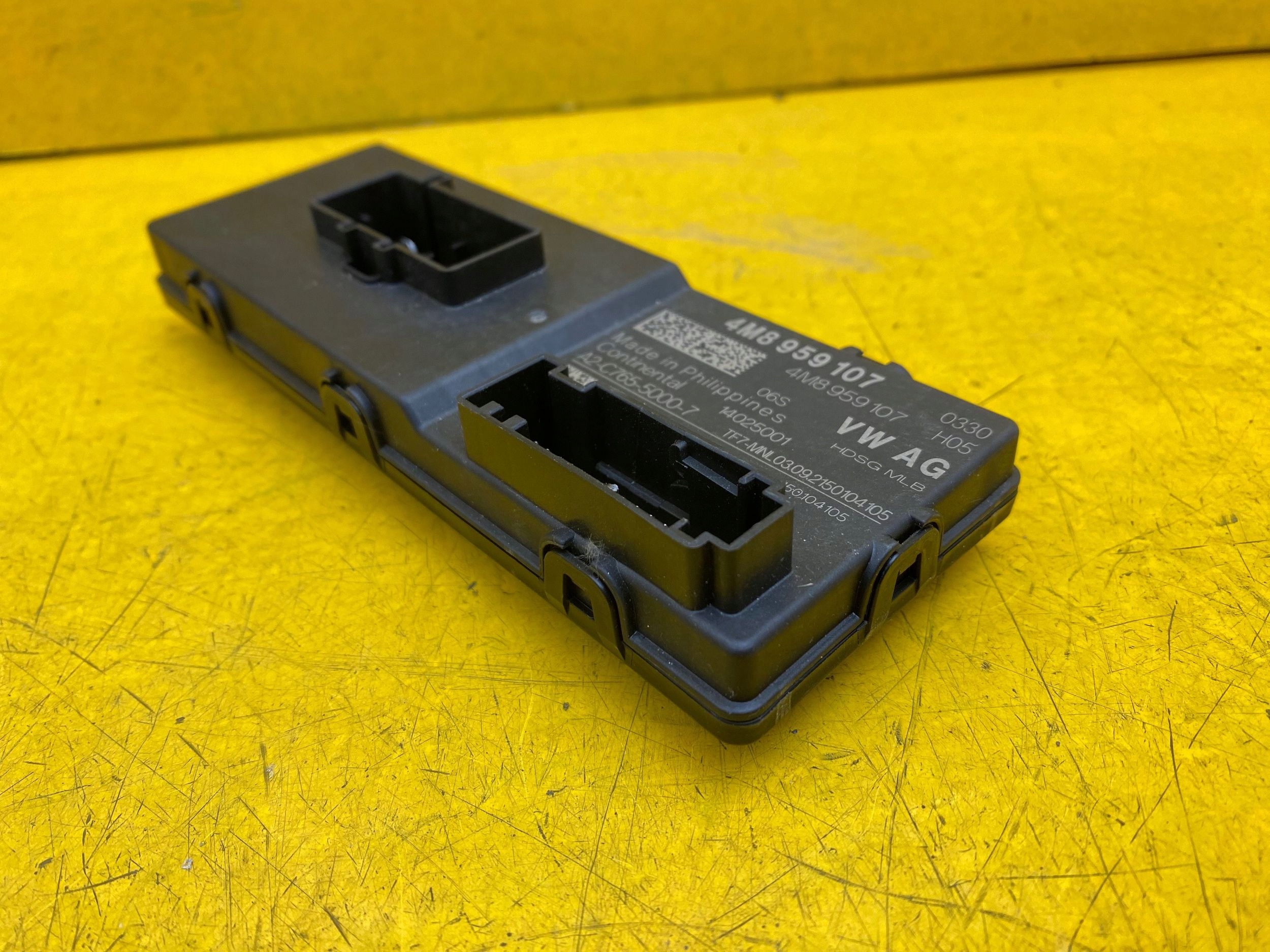 Audi A4 B9 A5 4M8959107 - Commande hayon image 3