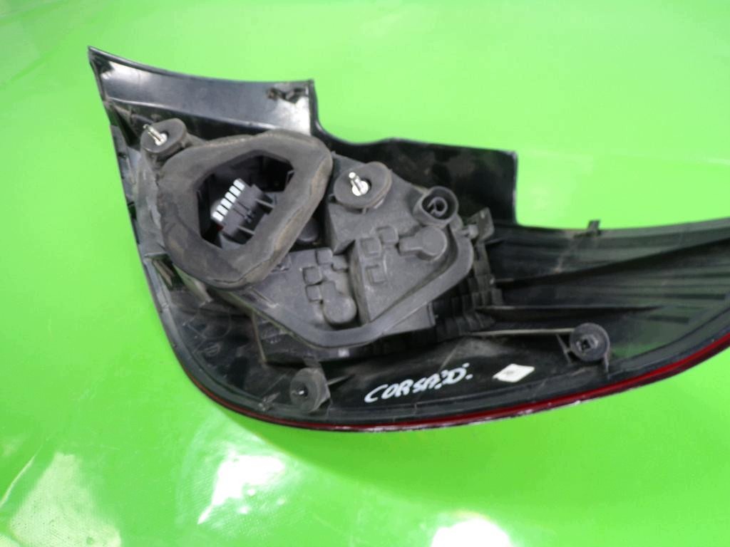 Opel Corsa takavalo vasen F-405850-