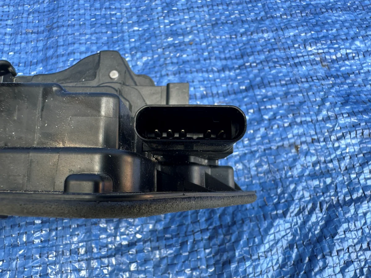 Serrure porte arrière droite BMW 3 G20 G21 7445046 image 3