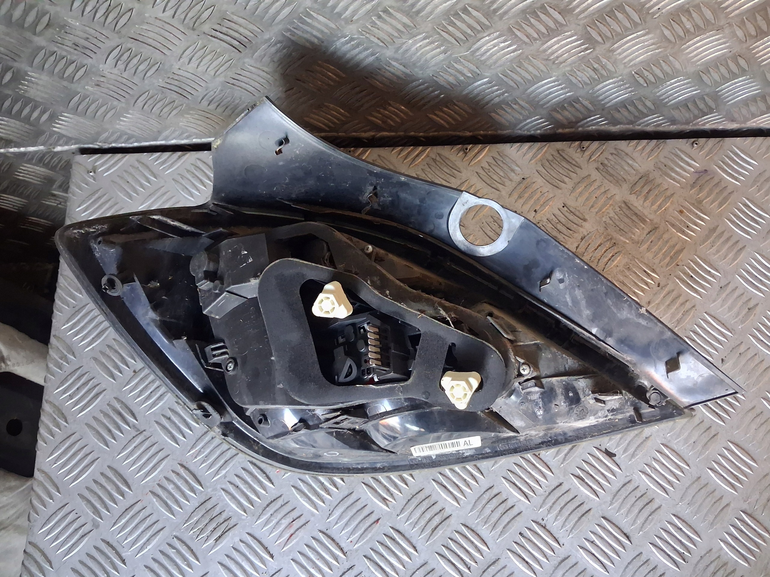 Feu arrière droit Opel Astra H 13222325 image 4