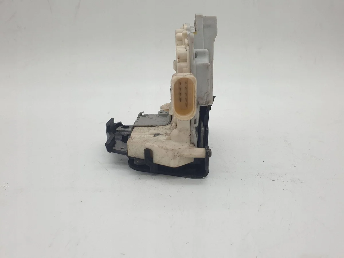 Serrure porte avant droite Audi A6 C6 4F2837016