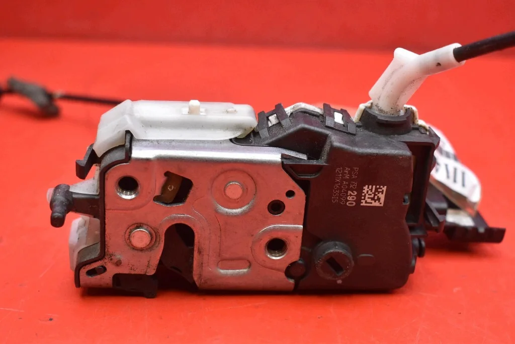 Serrure Porte Avant Droit Peugeot 3008 image 7