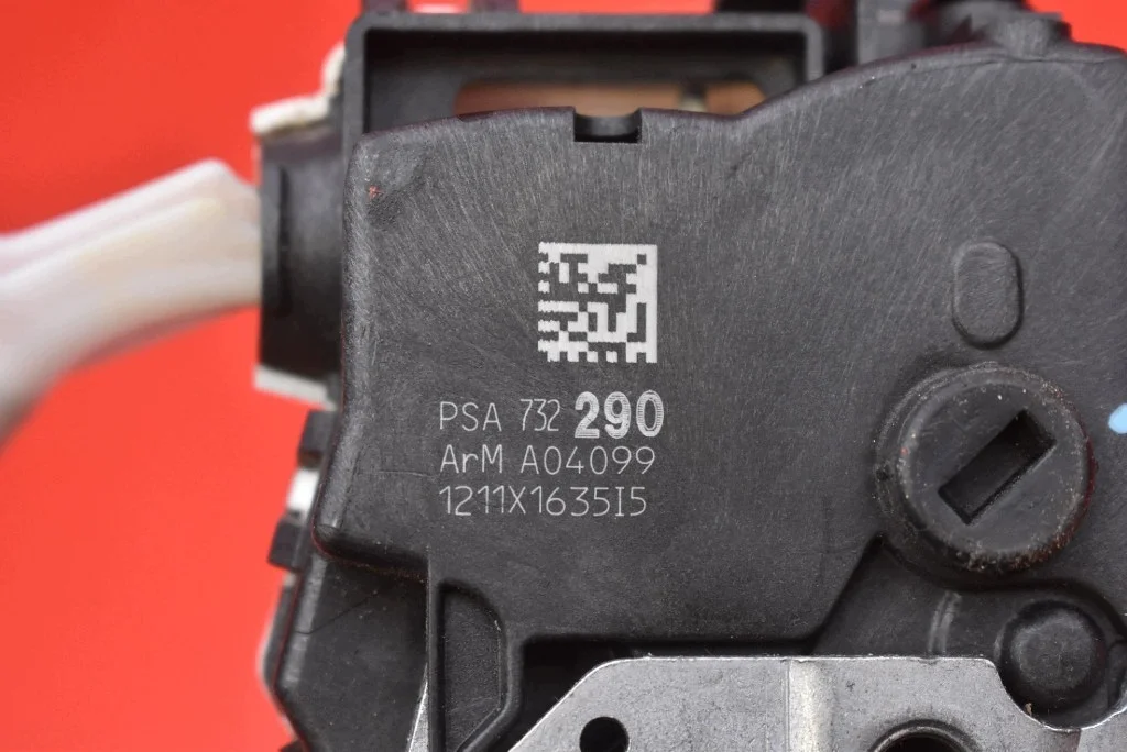 Serrure Porte Avant Droit Peugeot 3008 image 10