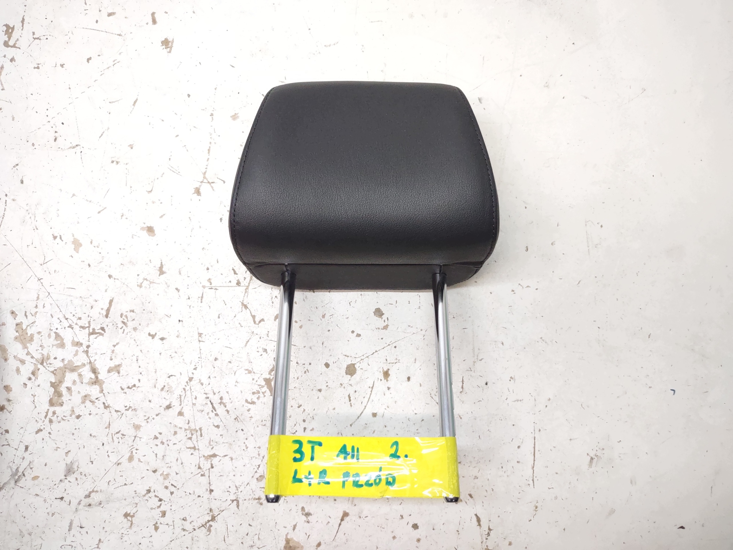 Kopfstütze Skoda Superb II vorne links Leder OEM 3T0122123 image 2