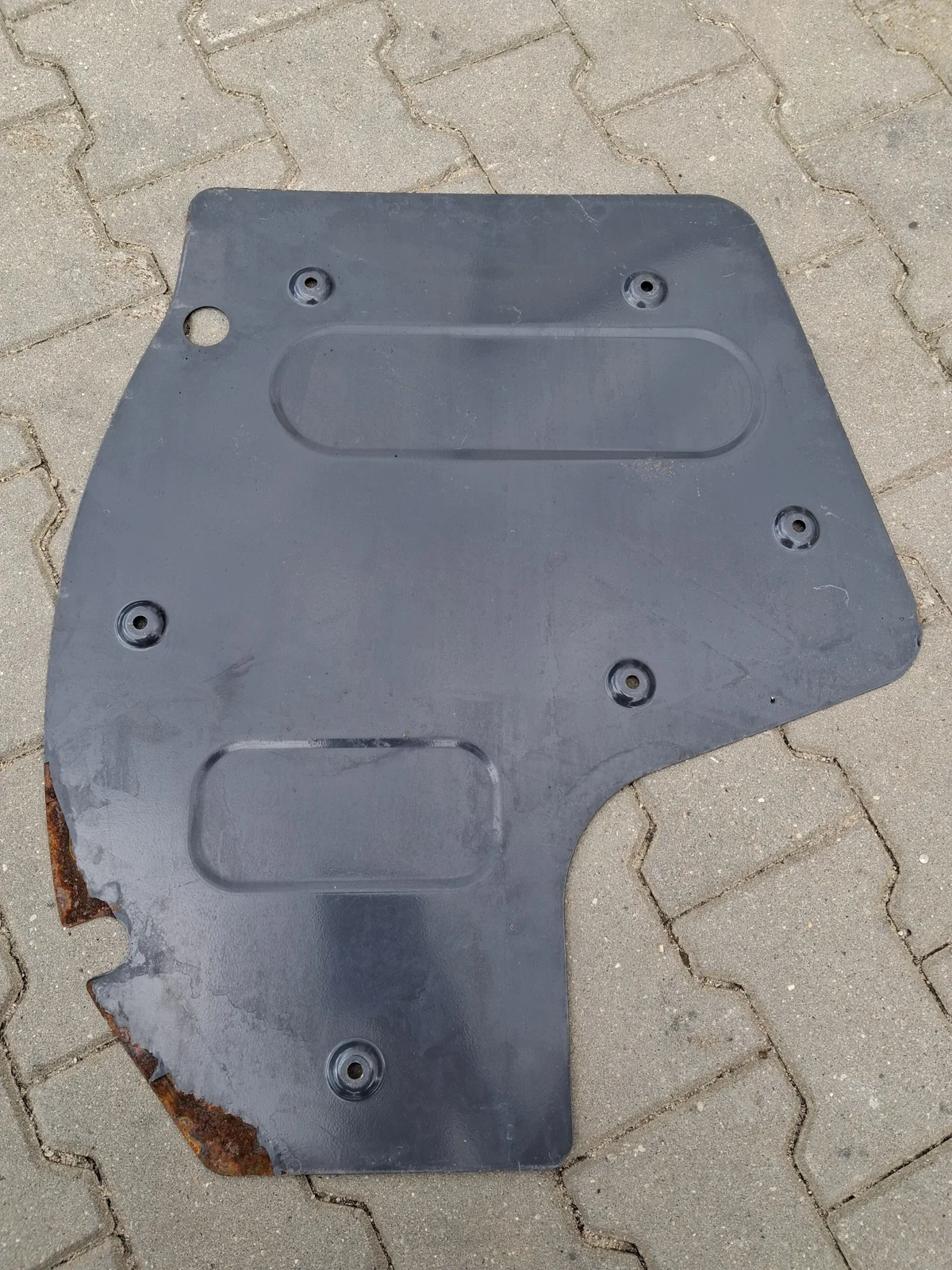 AdBlue Tank Heat Shield Volvo 21671842