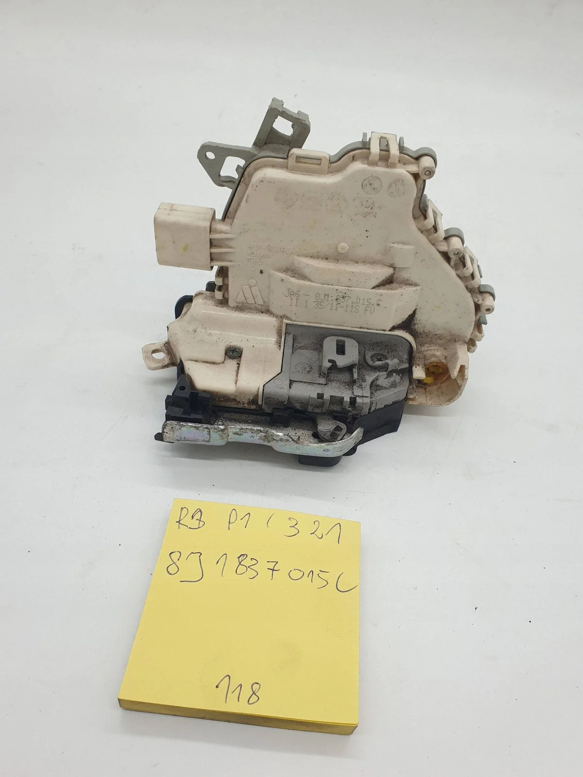 Audi A1 etuoven lukko 8J1837015C