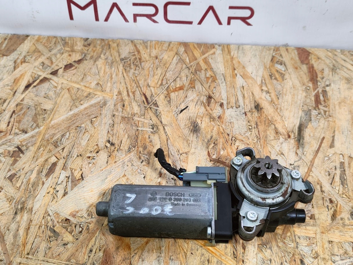 Sitzverstellmotor links vorne Chrysler 300C 05-10 0390203003 image 2